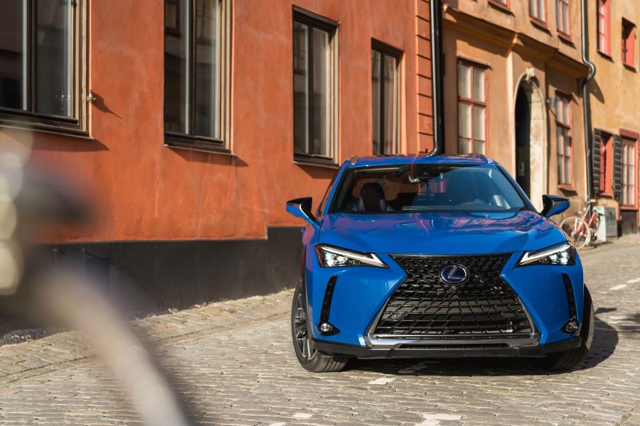 Lexus UX200 2018 года  (NA) (фото 18 из 18)